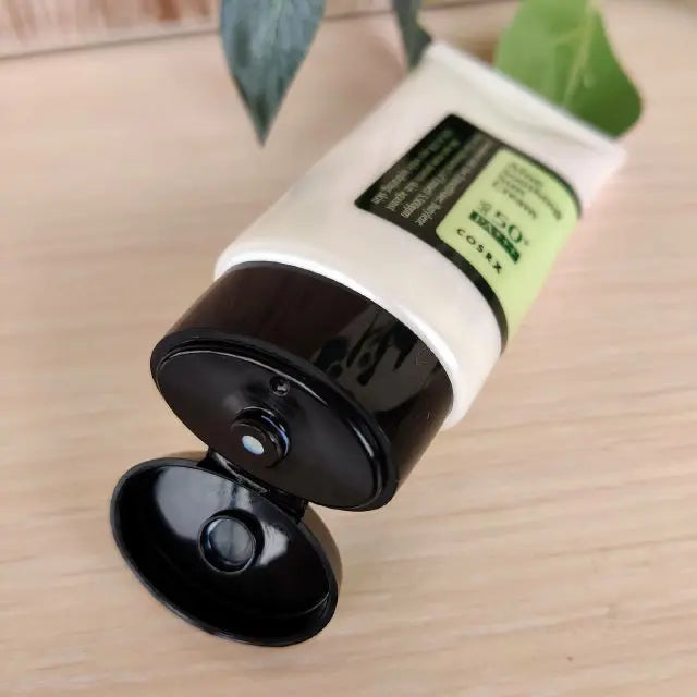Aloe Soothing Sun Cream COSRX SPF50+ — application visage